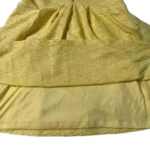 GUESS Women’s size 6 Sunny Yellow V-Neck Pleated A-Line Dress, gold zip front - Picture 8 of 13